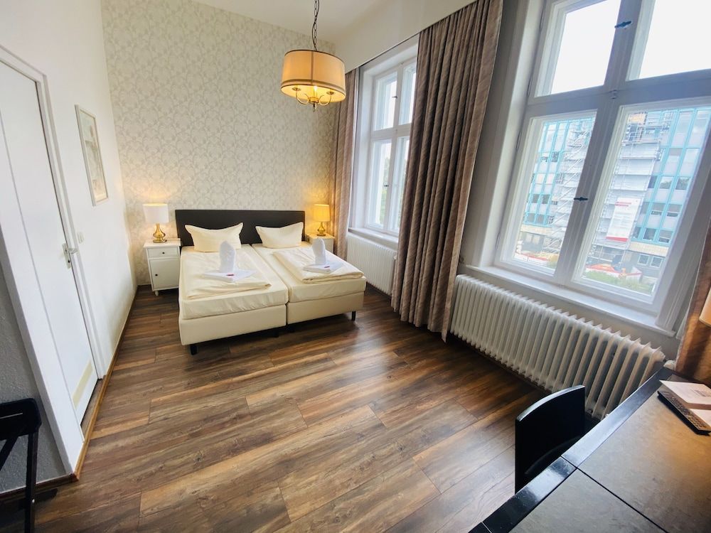 Hotel Kaiserhof DELUXE Standard Double Room 16