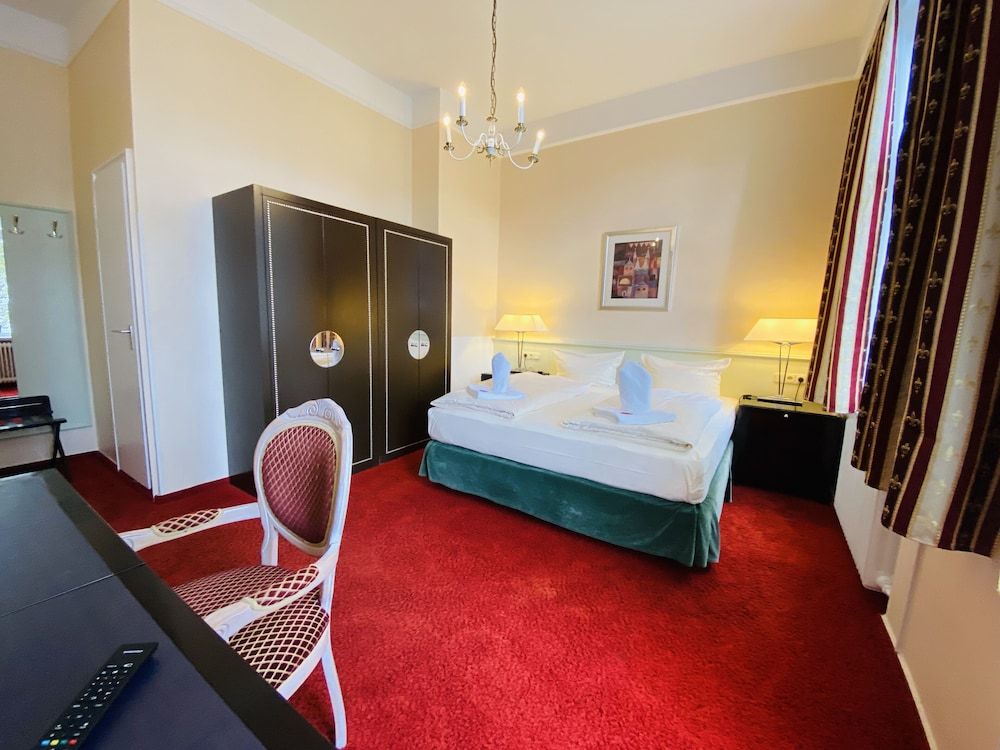 Hotel Kaiserhof DELUXE Standard Double Room 12