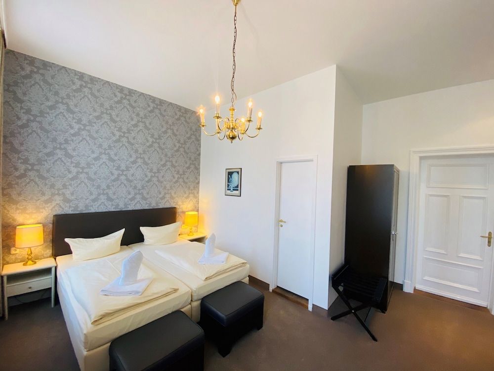 Hotel Kaiserhof DELUXE Double Room 7