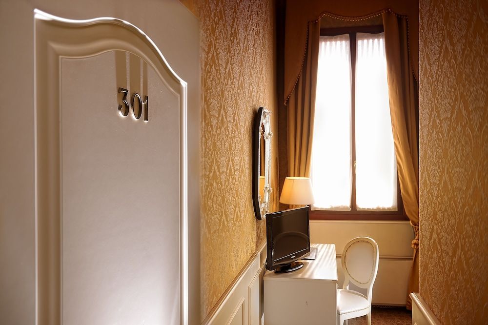 Duodo Palace Hotel Classic Double Room 4