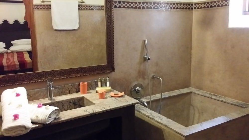 Riad Al Ksar & Spa Family Suite (Junior) 10