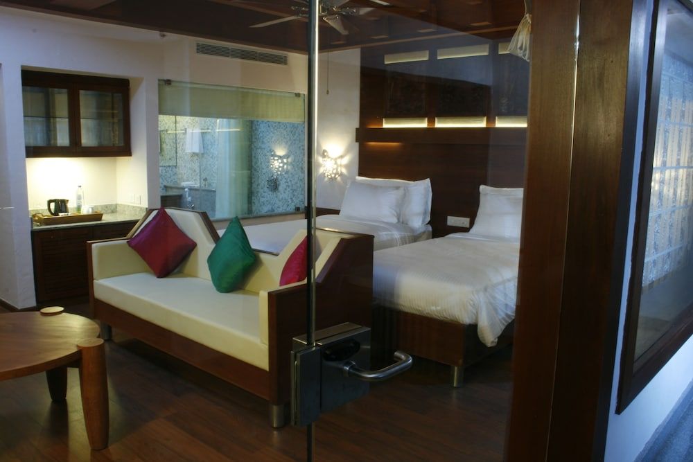 Gokulam Grand Turtle On The Beach Deluxe Room 2