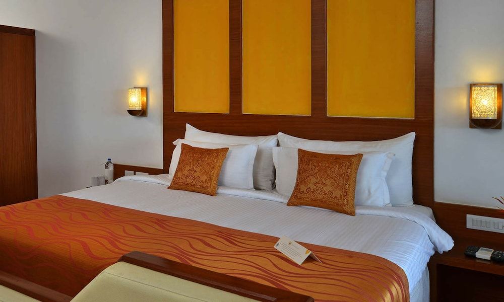 Gokulam Grand Turtle On The Beach Deluxe Room 4