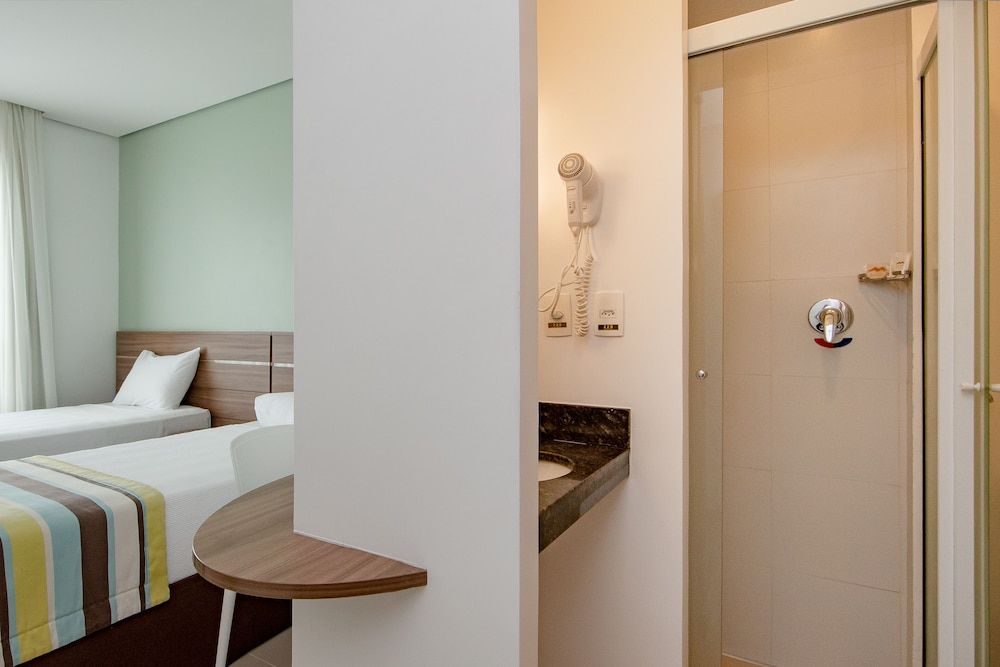 Hotel Express Vieiralves Standard Twin Room 2