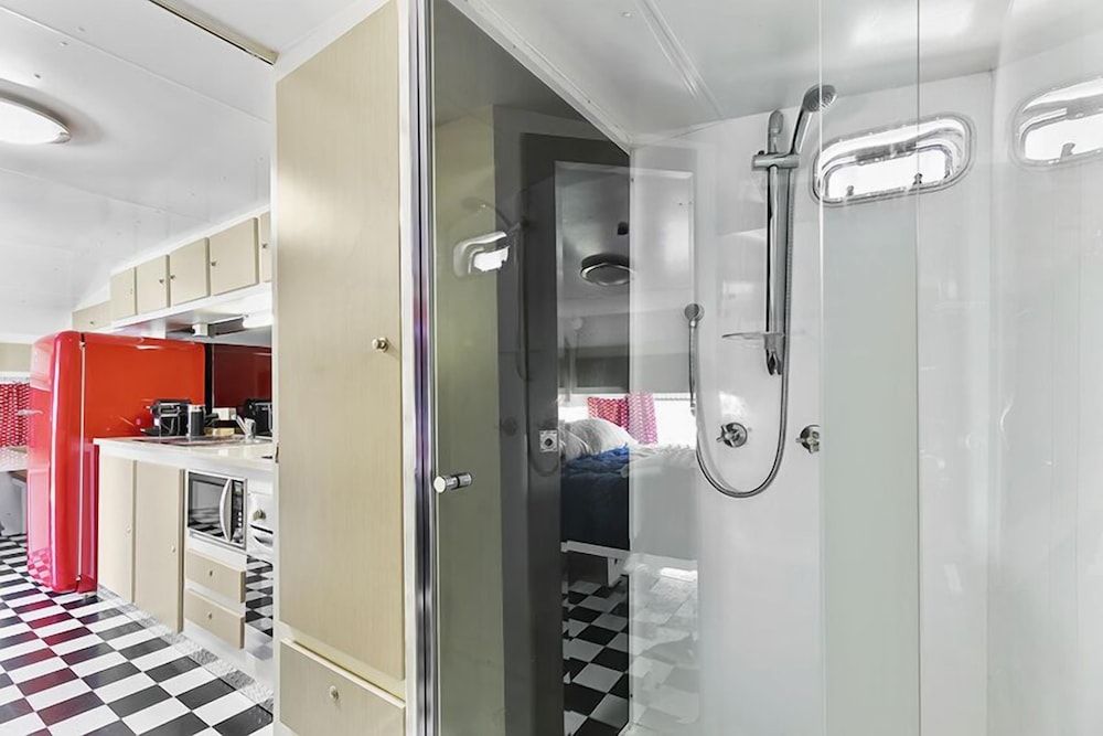 Ingenia Holidays Hervey Bay Retro Bel Air Caravan (Shared Toilet) 3