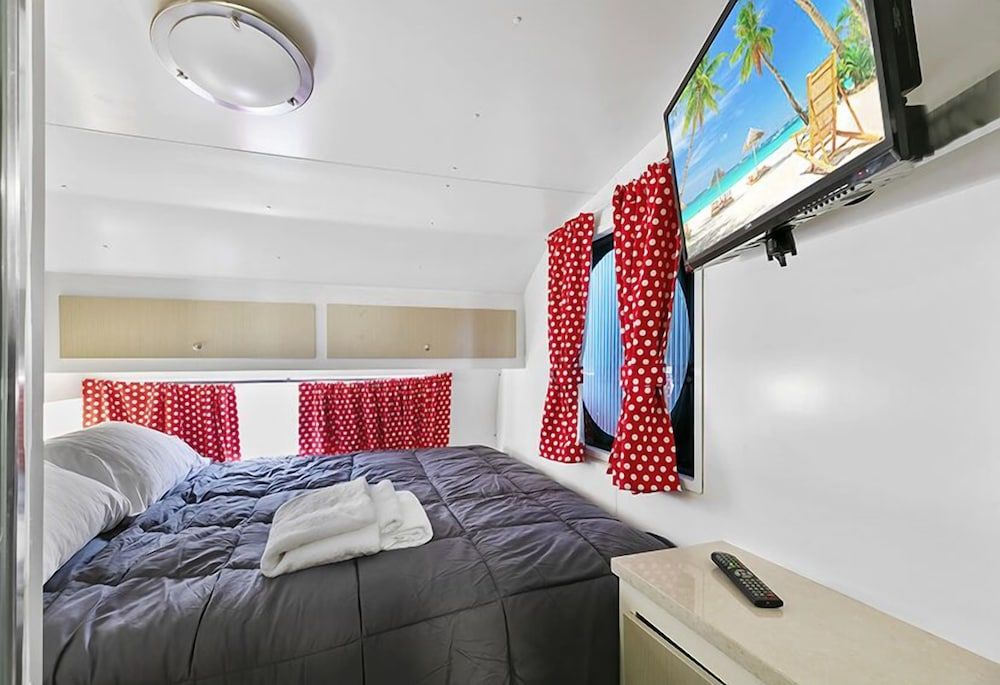 Ingenia Holidays Hervey Bay Retro Bel Air Caravan (Shared Toilet)