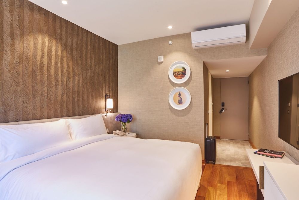Manto Hotel Lima - MGallery  Collection Classic Room, 1 King Bed 3