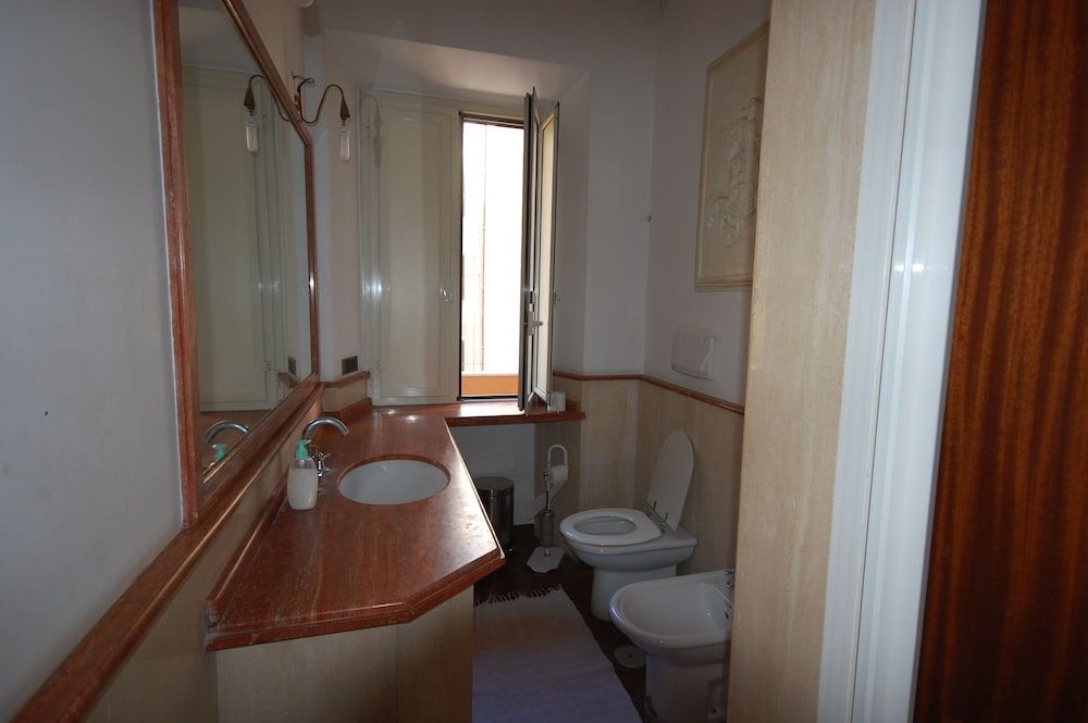 Hotel Alexis Classic Double Room, Private Bathroom 23