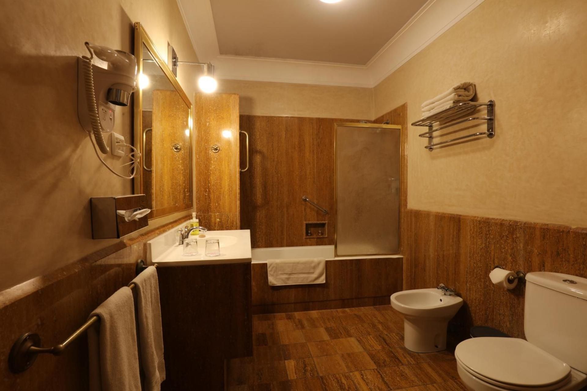 Hôtel Les Saisons Double Room 6