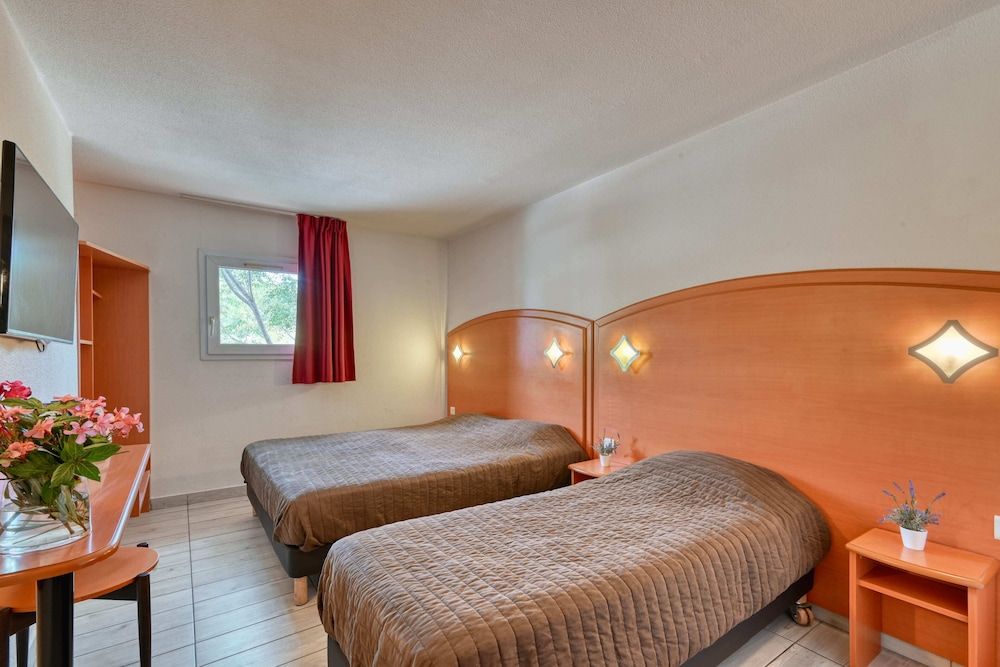 Triple Room, Multiple Beds