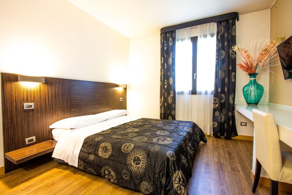 Matrix Hotel & Residence Standard Room 4