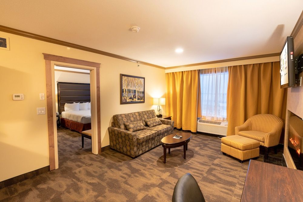 Camrose Resort & Casino Suite,1 King Bed with Sofa bed, Non Smoking, Kitchenette, Refrigerator, Microwave - Pets Not Allowed