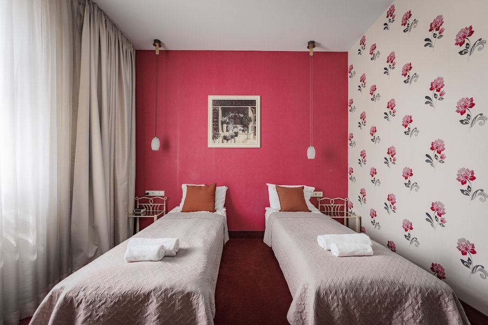 Room - 1 Twin, City View