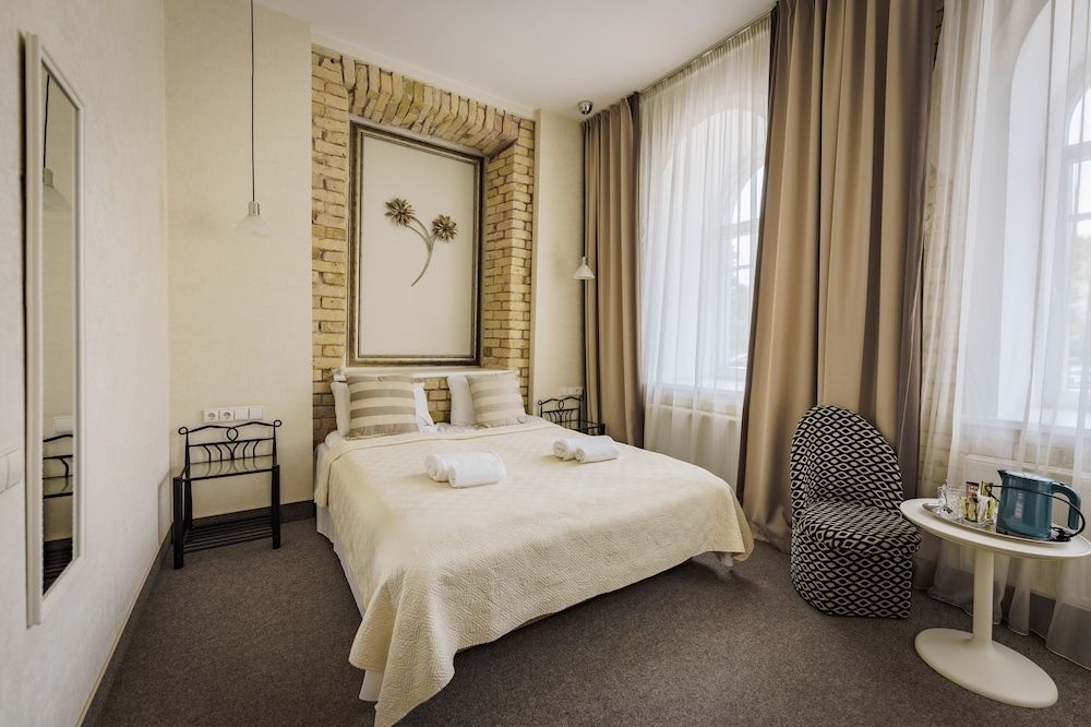 Queen Room, City View