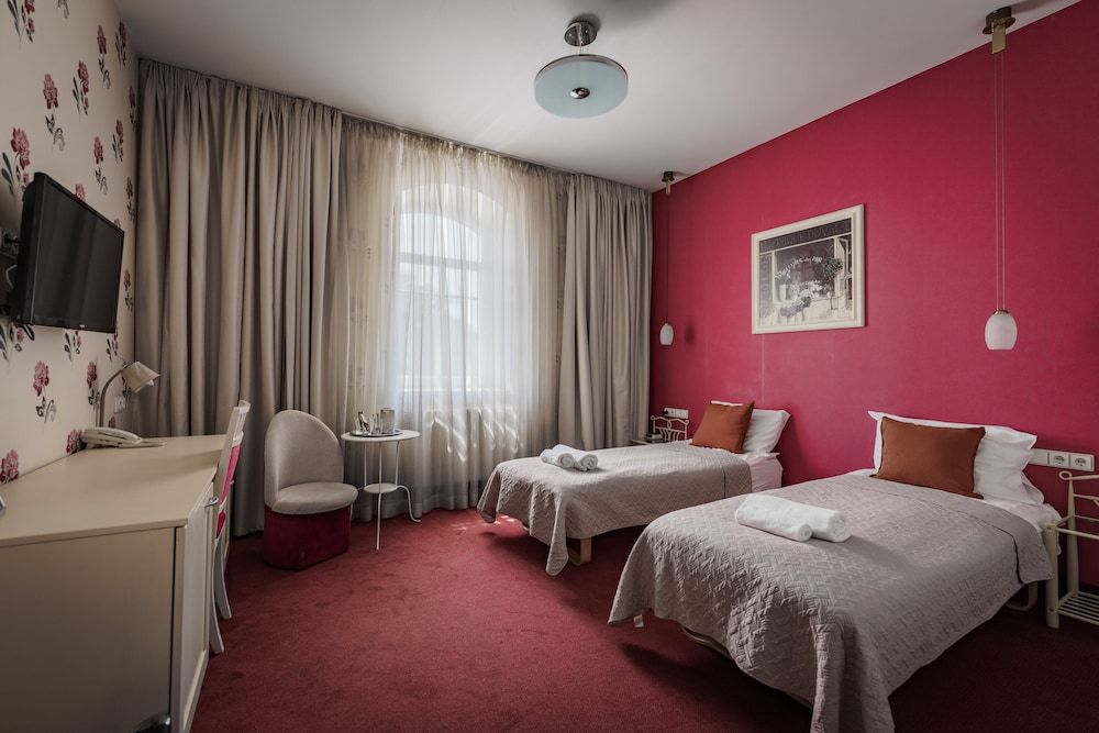 Room - 1 Twin, City View