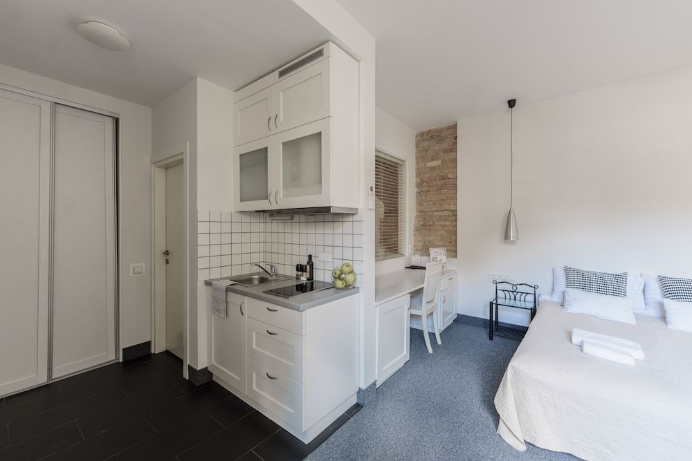 Moon Garden Boutique Hotel Deluxe Studio Suite 9