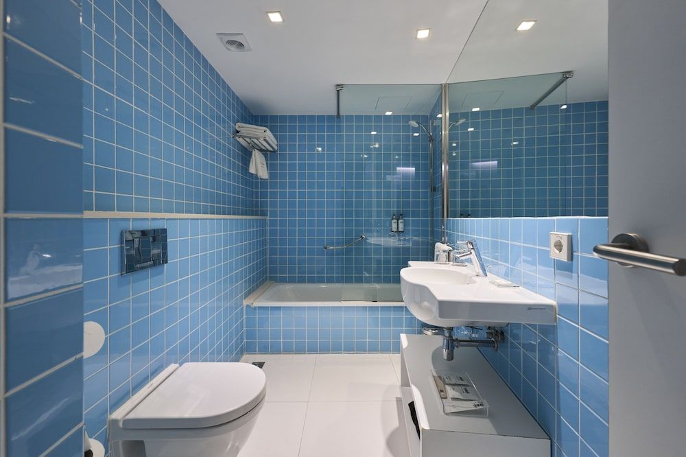 Catalonia Avinyó Double Room 4