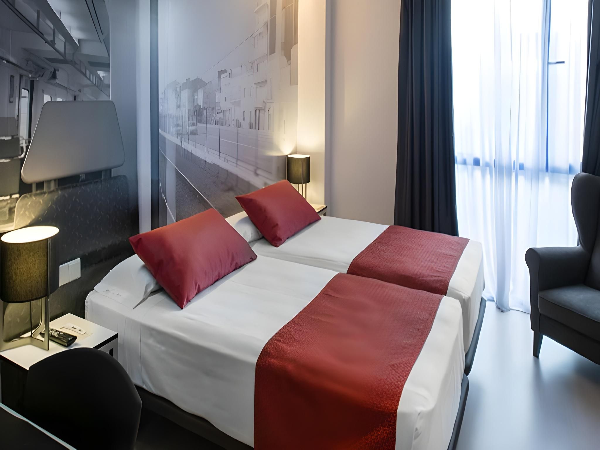 Catalonia Avinyó Double Room 2