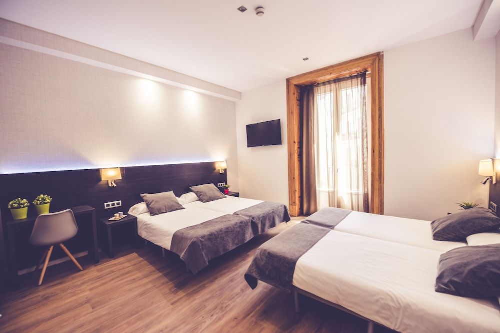 Hostal Marlasca Quadruple Room 4