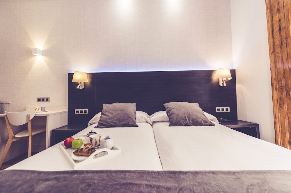 Hostal Marlasca Double Room 11