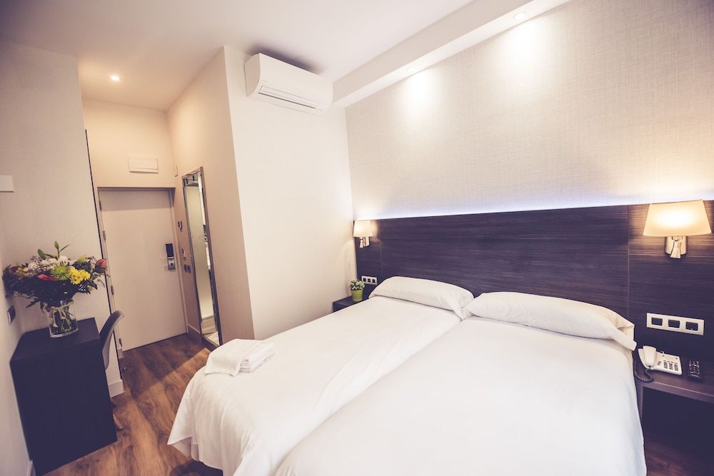 Hostal Marlasca Double Room 6