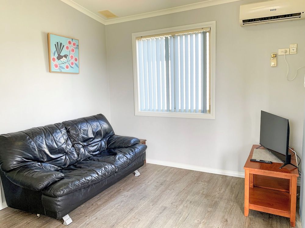 Riverview Tourist Park Chalet, 1 Queen Bed 9