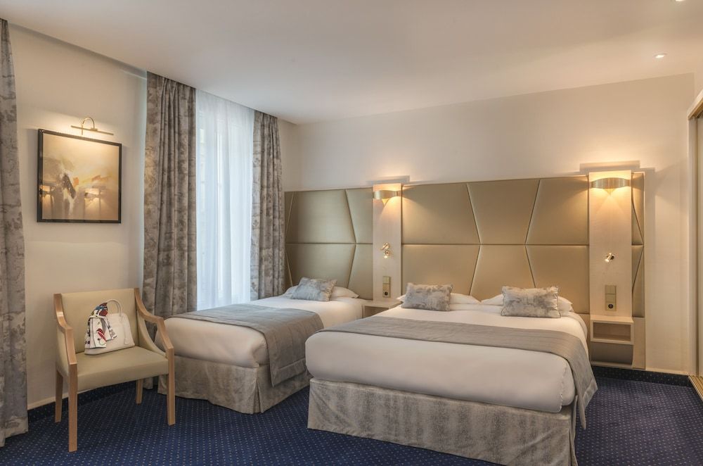 Atlantic Hotel Deluxe Room (Bedding Configuration Not Guaranteed) 5