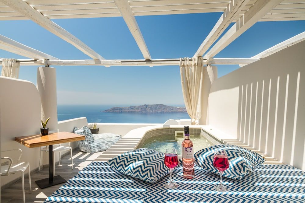 Galaxy Suites & Villas Honeymoon Suite, Hot Tub, Sea View 6