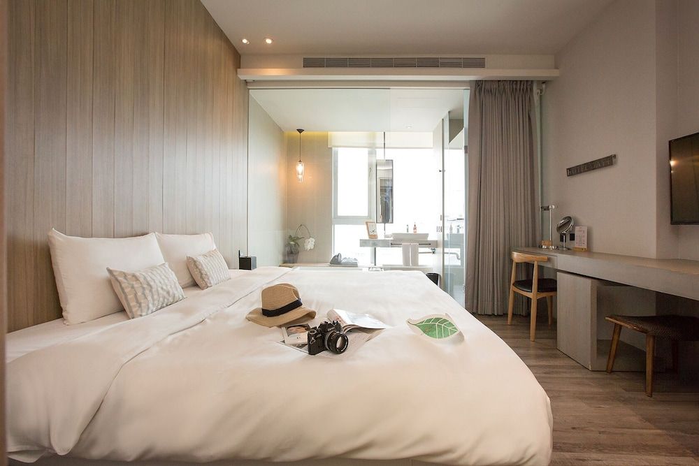 Teascape Chiayi Standard Double Room, Hot Tub 2