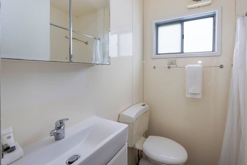 Reflections Coffs Harbour - Holiday Park Basic Cabin - Sleeps 3 - Dog Friendly 2
