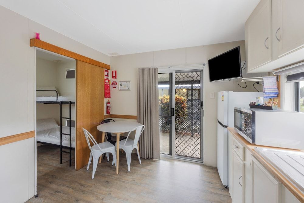 Reflections Coffs Harbour - Holiday Park Basic Cabin - Sleeps 3 - Dog Friendly 4