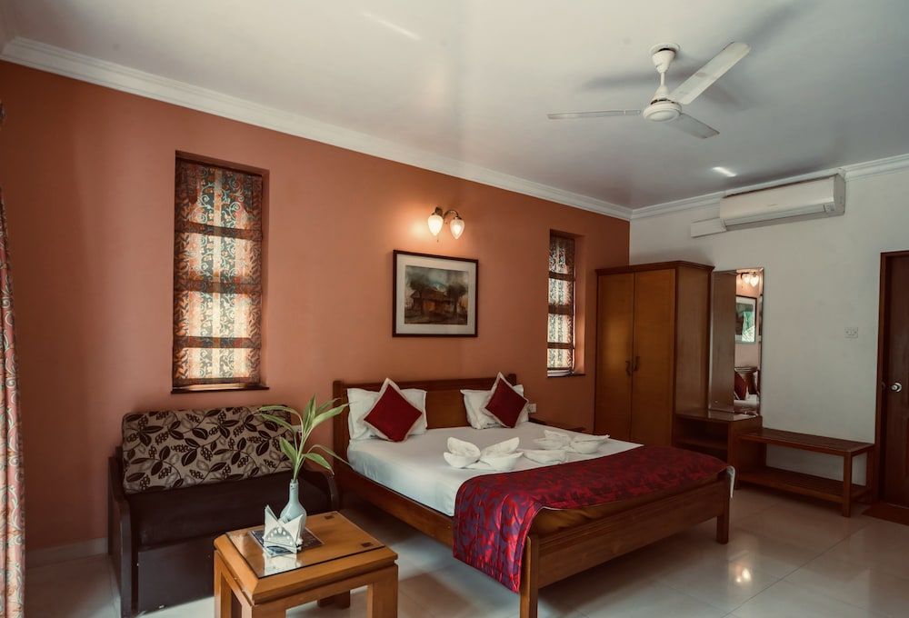 Renzo's Inn AC Elegance Room 2