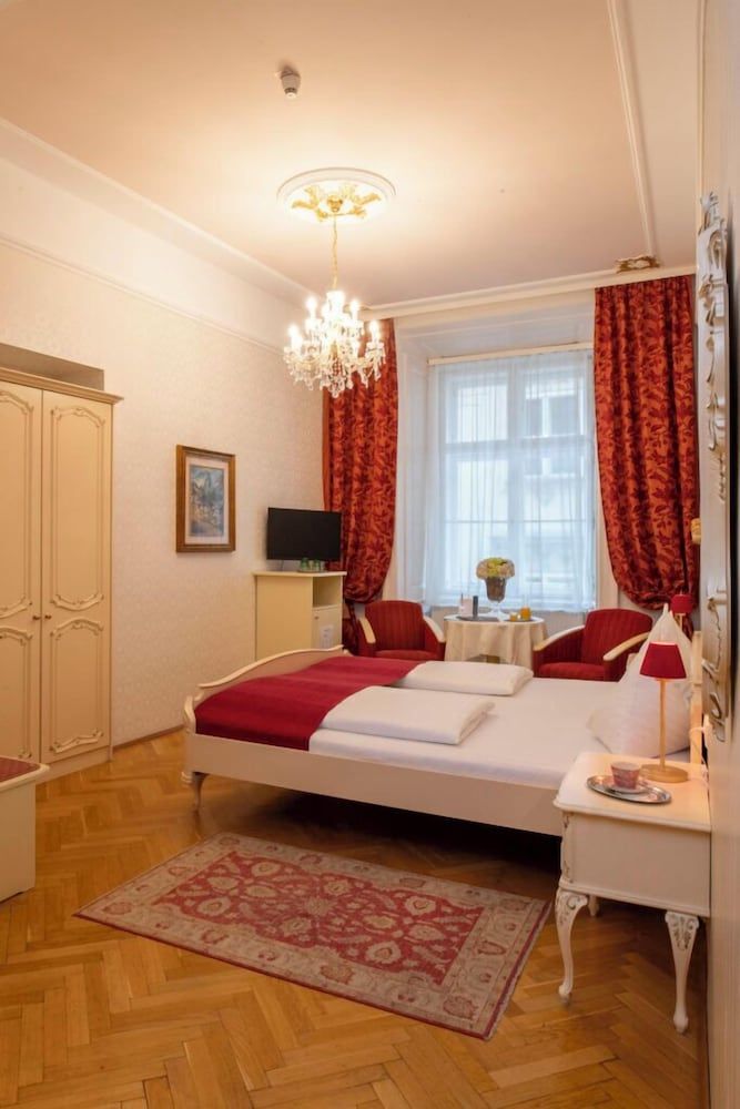 undefined Pertschy Palais Hotel 2