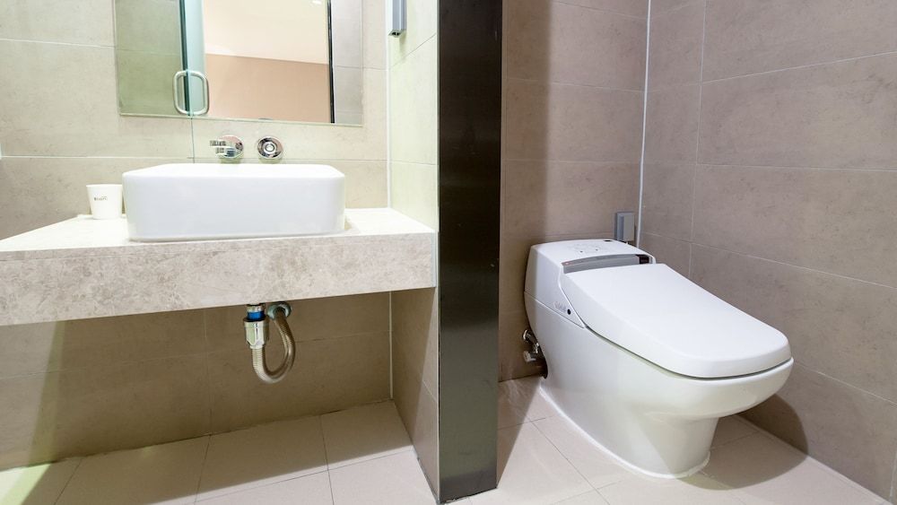 Hotel Rian Standard Double Room (Bigger than most in Seoul) 11