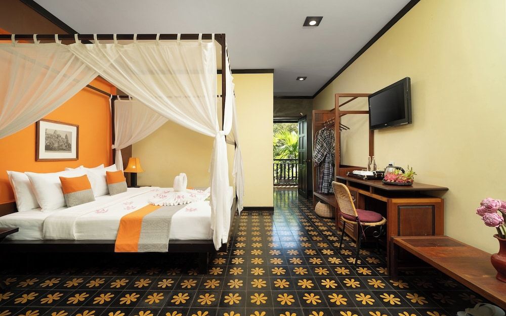 Residence Indochine D'angkor King Cabana Room with Balcony and Pool View - Free Pick Up 6
