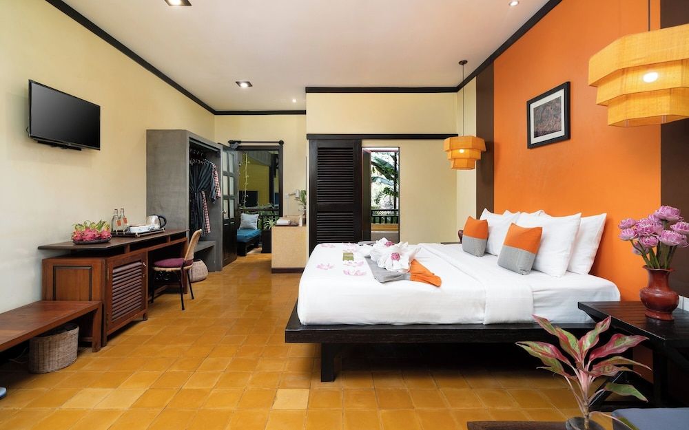 Residence Indochine D'angkor King Cabana Room with Balcony and Pool View - Free Pick Up 9