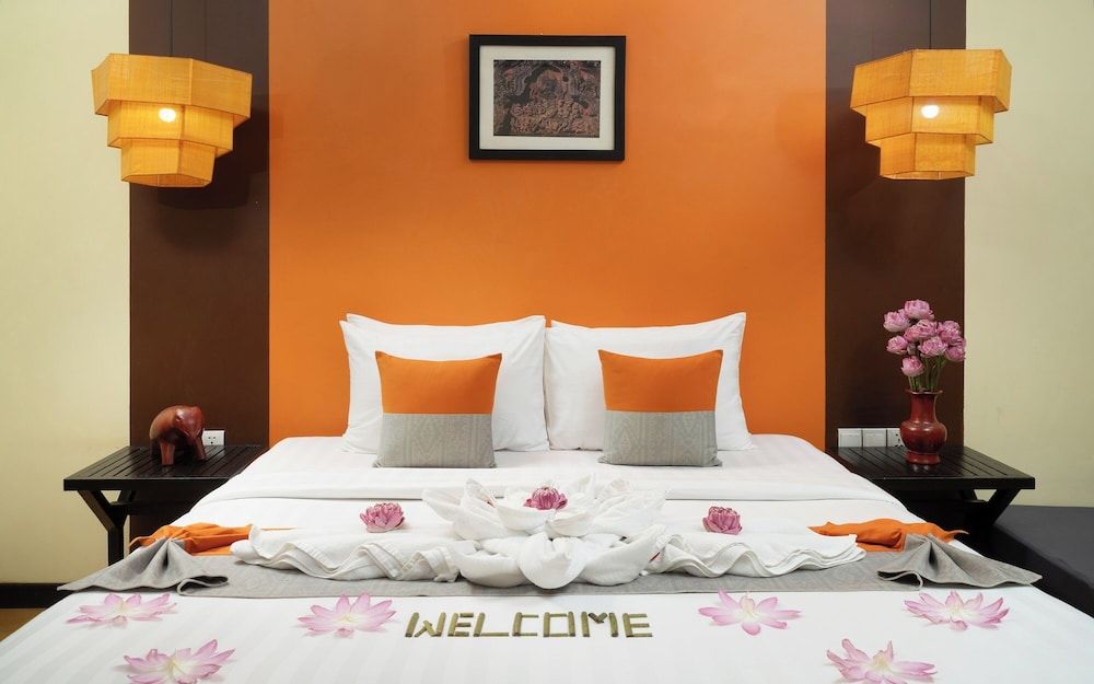 Residence Indochine D'angkor King Cabana Room with Balcony and Pool View - Free Pick Up 4