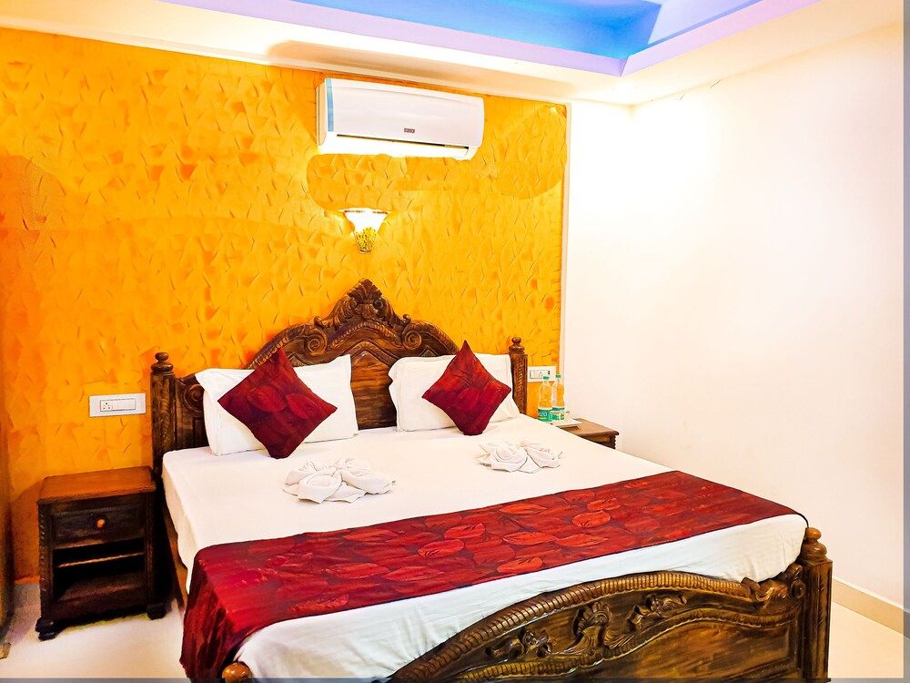 Veronica Guest House Standard A/C Room 14