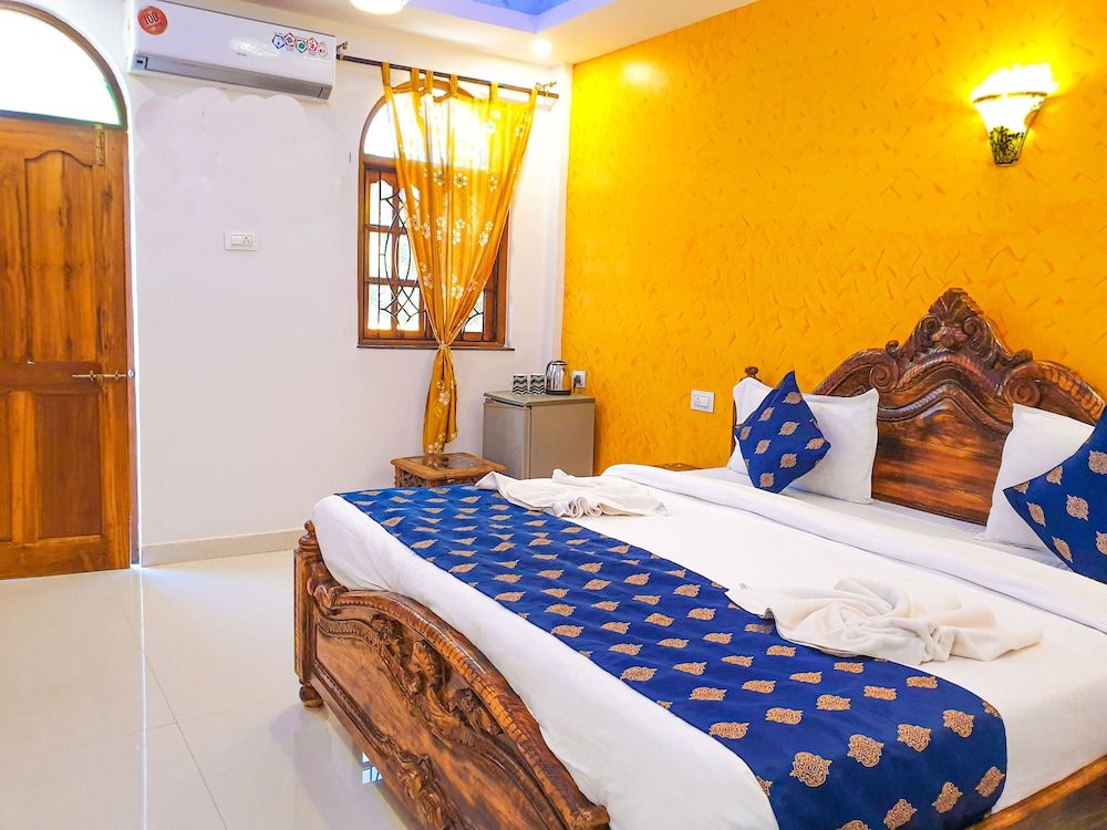 Veronica Guest House Standard A/C Room