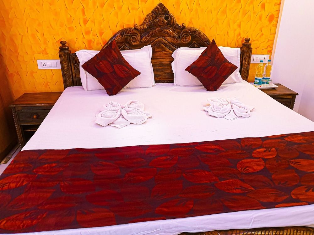 Veronica Guest House Standard A/C Room 11