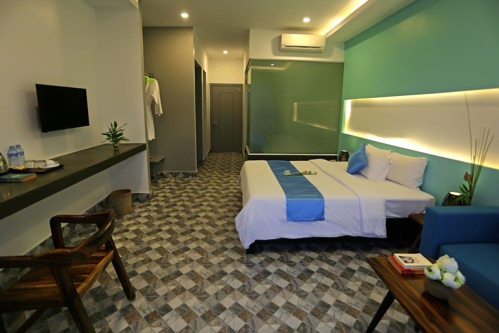 Deluxe Double Private Balcony with Pool view (Free Airport Pick up)