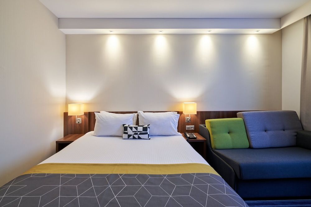 Standard Room, 1 Queen Bed