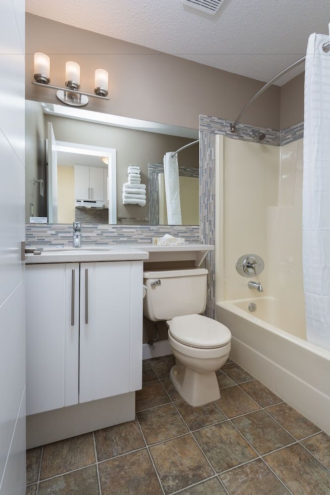 Siesta Suites Studio, 2 Queen Beds, Kitchenette 8