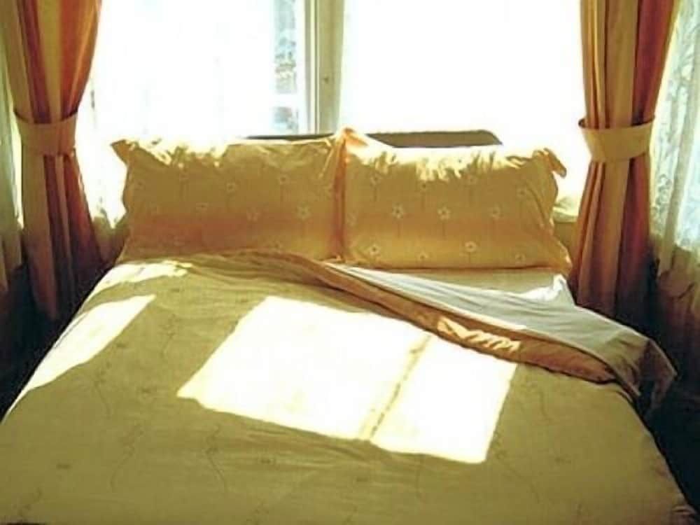 undefined The Marnoch Hotel 4