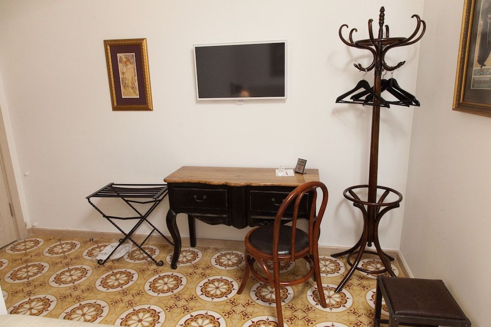 Villa Pera Suite Hotel Antique Economy Double, Annex Building (70 m away) 6