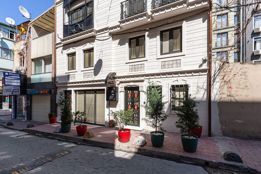 undefined Villa Pera Suite Hotel 9