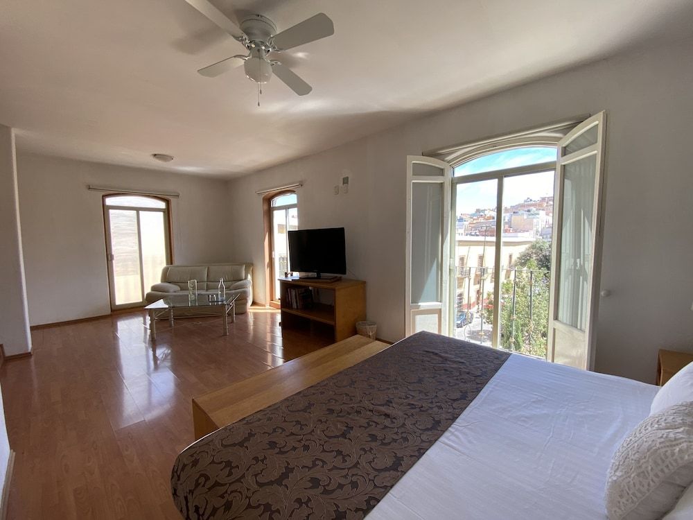 Hotel Casona Los Vitrales Junior Room, Park View 3