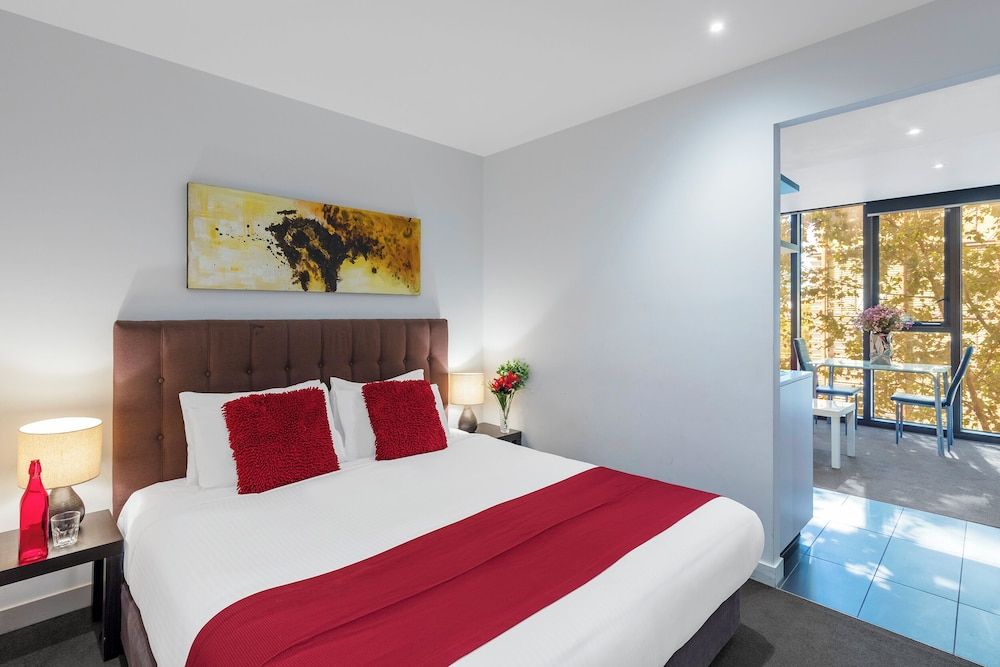Aura on Flinders Serviced Apartments One Bedroom Budget Apartment 2