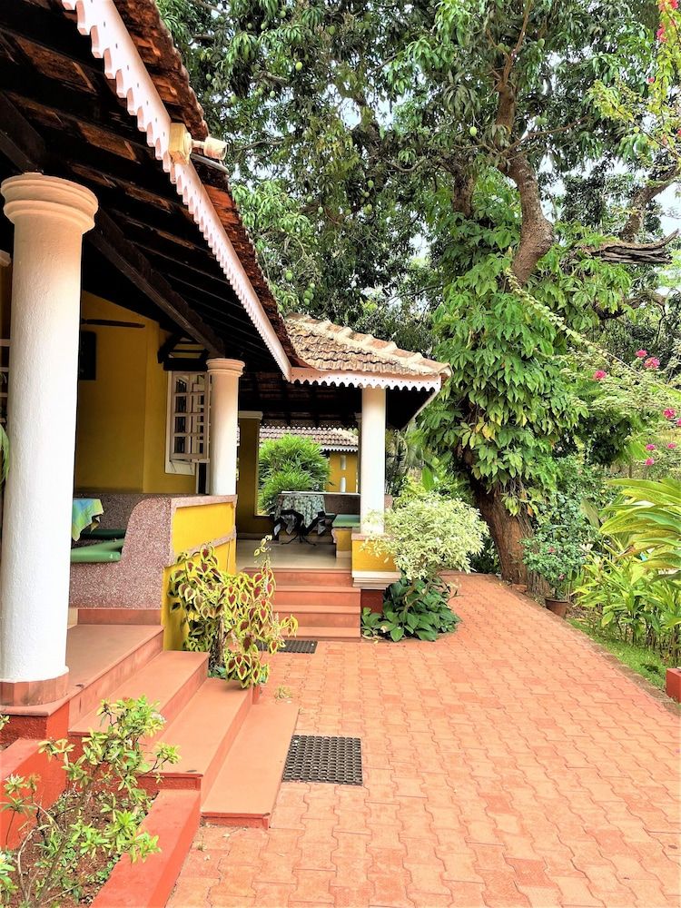 undefined Granpa's Inn Hotel Bougainvillea 9