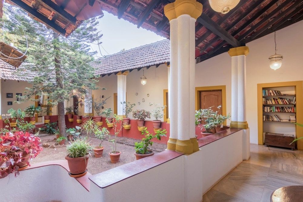 undefined Granpa's Inn Hotel Bougainvillea 4